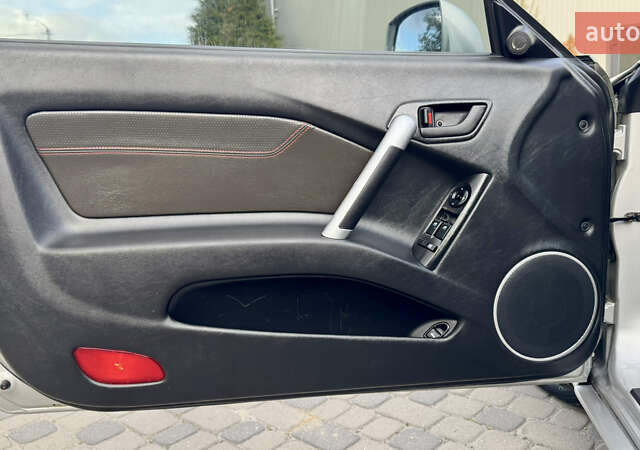 Серый Хендай Купе, объемом двигателя 2 л и пробегом 133 тыс. км за 5350 $, фото 62 на Automoto.ua