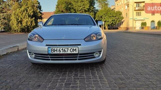 Сірий Хендай Купе, об'ємом двигуна 1.98 л та пробігом 166 тис. км за 7500 $, фото 8 на Automoto.ua