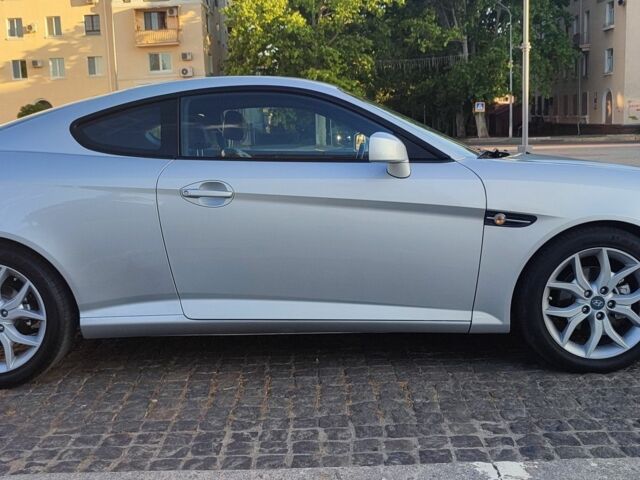 Сірий Хендай Купе, об'ємом двигуна 2 л та пробігом 167 тис. км за 7700 $, фото 2 на Automoto.ua