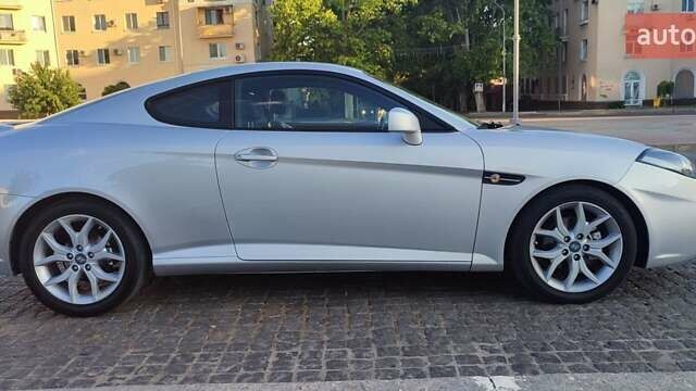 Сірий Хендай Купе, об'ємом двигуна 1.98 л та пробігом 166 тис. км за 7500 $, фото 10 на Automoto.ua
