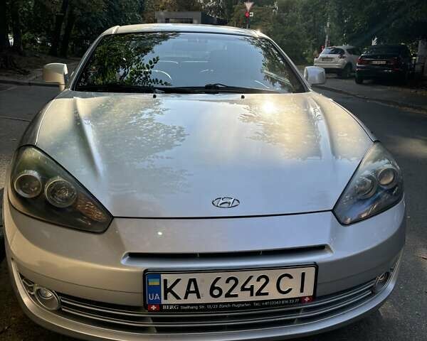 Серый Хендай Купе, объемом двигателя 1.98 л и пробегом 218 тыс. км за 6200 $, фото 4 на Automoto.ua