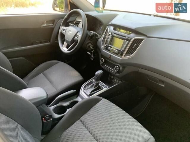 Белый Хендай Крета, объемом двигателя 2 л и пробегом 128 тыс. км за 13900 $, фото 11 на Automoto.ua
