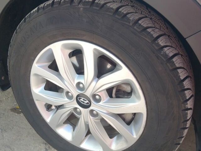 Серый Хендай Крета, объемом двигателя 1.6 л и пробегом 53 тыс. км за 13000 $, фото 7 на Automoto.ua