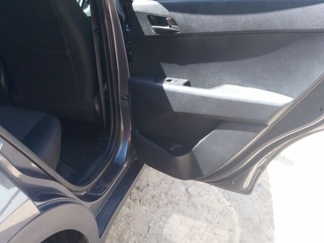 Серый Хендай Крета, объемом двигателя 1.6 л и пробегом 53 тыс. км за 13000 $, фото 5 на Automoto.ua