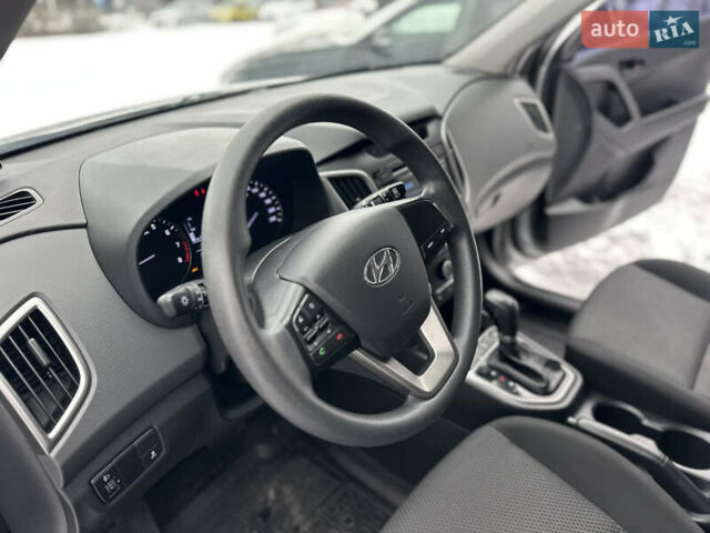 Серый Хендай Крета, объемом двигателя 1.59 л и пробегом 97 тыс. км за 13999 $, фото 31 на Automoto.ua