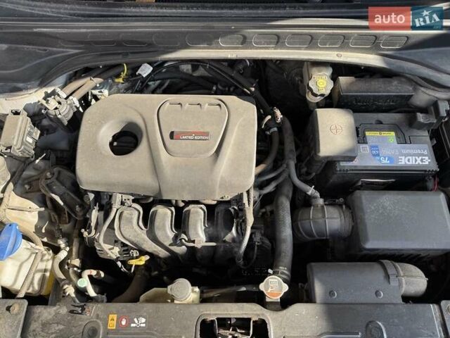 Хендай Крета 2017 у Харкові на Automoto.ua Сірий Хендай Крета, об'ємом двигуна 1.59 л та пробігом 70 тис. км за 14750 $, фото 16 на Automoto.ua