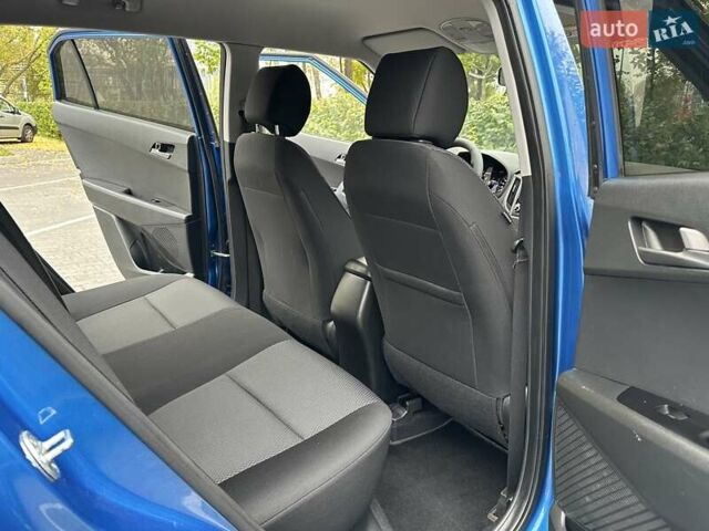 Синий Хендай Крета, объемом двигателя 1.59 л и пробегом 137 тыс. км за 13500 $, фото 58 на Automoto.ua