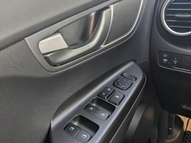 Белый Хендай Другая, объемом двигателя 0 л и пробегом 33 тыс. км за 15900 $, фото 14 на Automoto.ua