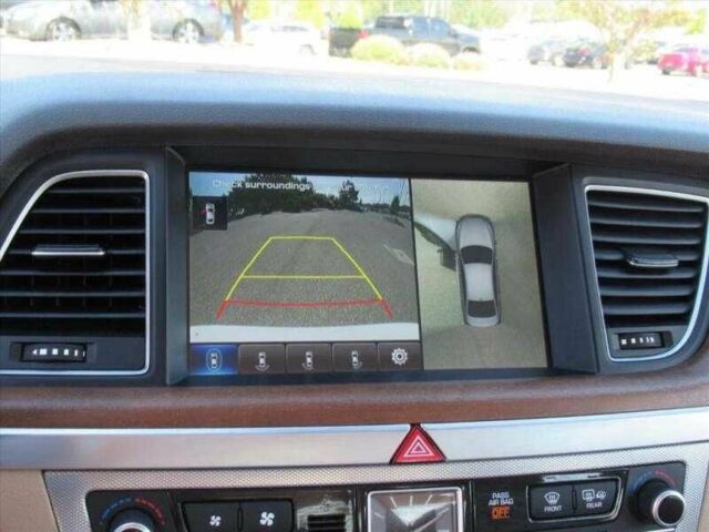 Белый Хендай Другая, объемом двигателя 3.8 л и пробегом 45 тыс. км за 3900 $, фото 6 на Automoto.ua