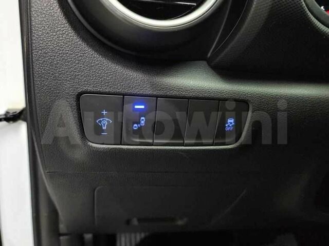 Білий Хендай Інша, об'ємом двигуна 1.6 л та пробігом 129 тис. км за 11500 $, фото 14 на Automoto.ua