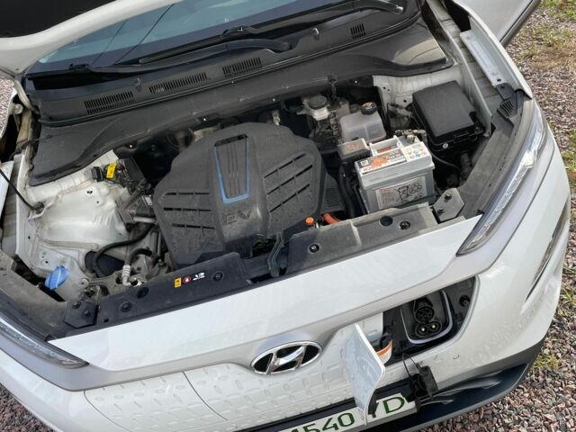 Білий Хендай Інша, об'ємом двигуна 0 л та пробігом 98 тис. км за 16500 $, фото 7 на Automoto.ua