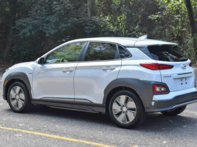 Белый Хендай Другая, объемом двигателя 0 л и пробегом 37 тыс. км за 7800 $, фото 2 на Automoto.ua