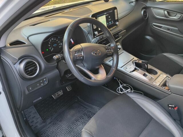 Белый Хендай Другая, объемом двигателя 0 л и пробегом 107 тыс. км за 16500 $, фото 4 на Automoto.ua