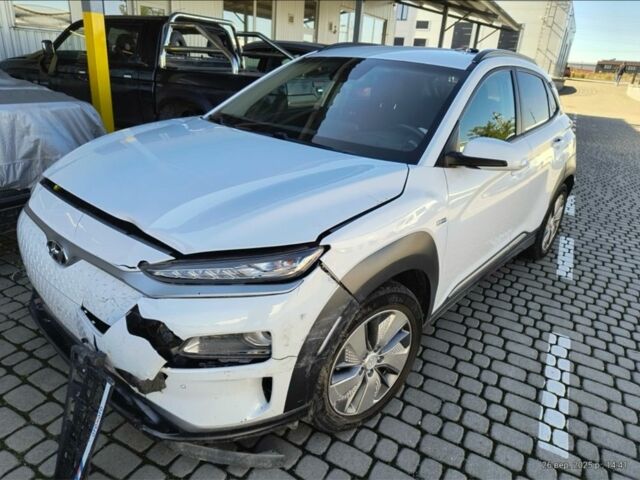 Белый Хендай Другая, объемом двигателя 0 л и пробегом 135 тыс. км за 12800 $, фото 1 на Automoto.ua