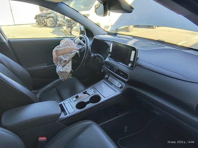 Белый Хендай Другая, объемом двигателя 0 л и пробегом 135 тыс. км за 12800 $, фото 5 на Automoto.ua