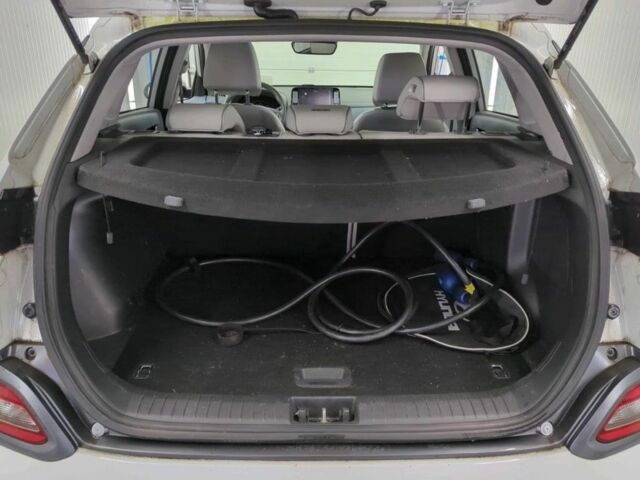 Белый Хендай Другая, объемом двигателя 0 л и пробегом 121 тыс. км за 15953 $, фото 12 на Automoto.ua