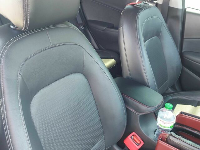 Белый Хендай Другая, объемом двигателя 1.6 л и пробегом 40 тыс. км за 20300 $, фото 6 на Automoto.ua