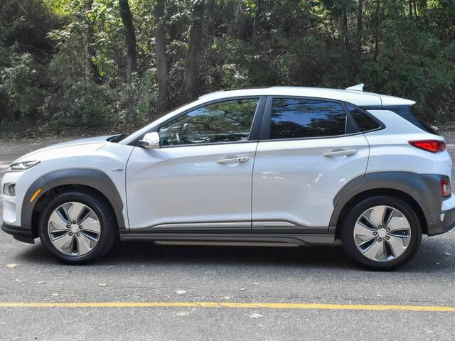 Белый Хендай Другая, объемом двигателя 0 л и пробегом 49 тыс. км за 12000 $, фото 3 на Automoto.ua