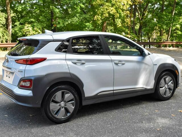 Белый Хендай Другая, объемом двигателя 0 л и пробегом 49 тыс. км за 12000 $, фото 4 на Automoto.ua