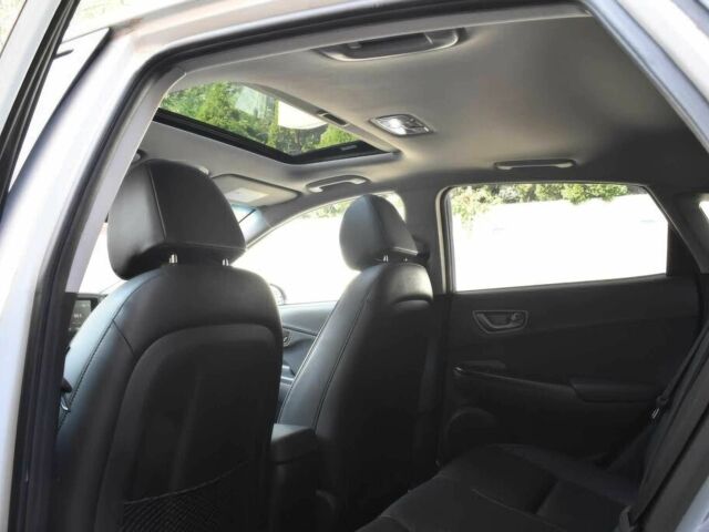 Белый Хендай Другая, объемом двигателя 0 л и пробегом 37 тыс. км за 7800 $, фото 10 на Automoto.ua