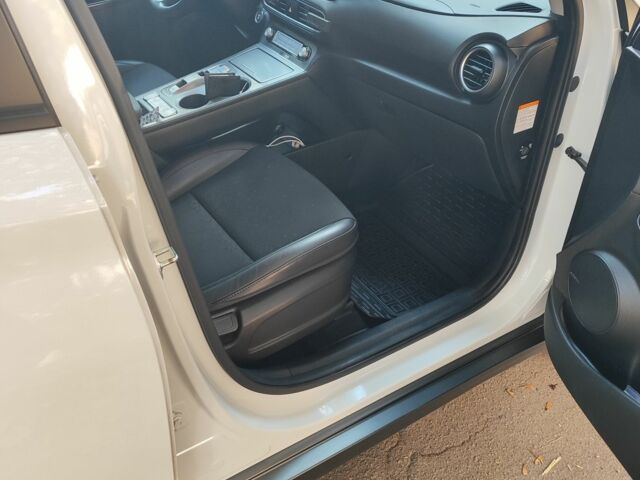 Белый Хендай Другая, объемом двигателя 0 л и пробегом 107 тыс. км за 16500 $, фото 7 на Automoto.ua