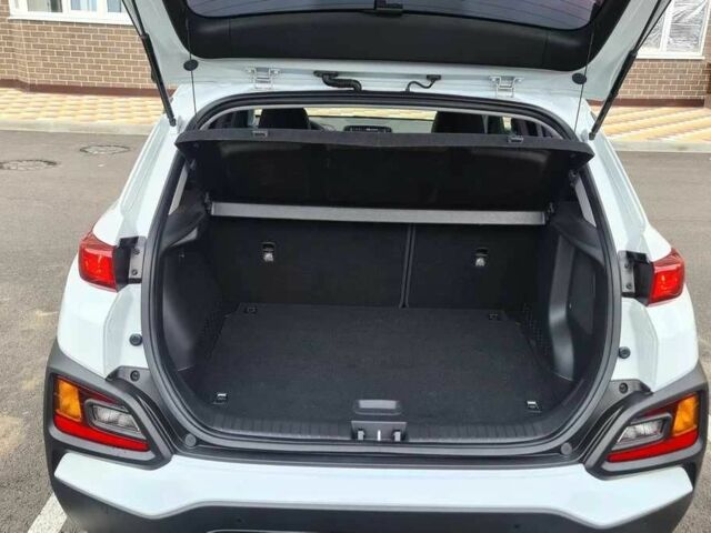 Білий Хендай Інша, об'ємом двигуна 1.6 л та пробігом 98 тис. км за 17500 $, фото 16 на Automoto.ua