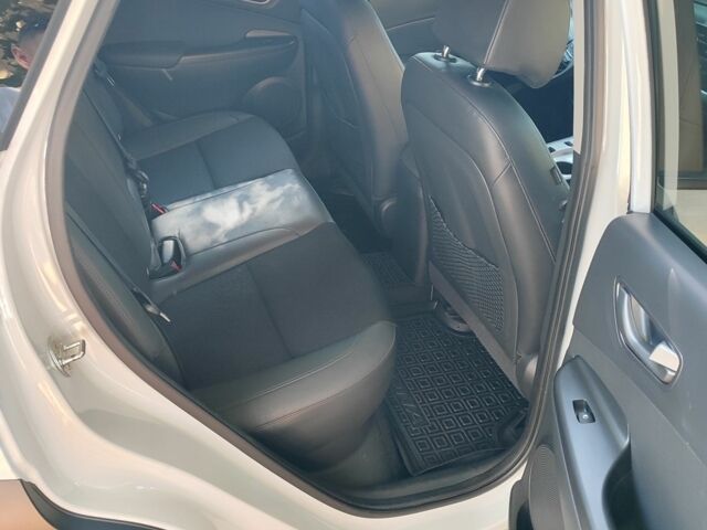 Белый Хендай Другая, объемом двигателя 0 л и пробегом 107 тыс. км за 16500 $, фото 6 на Automoto.ua