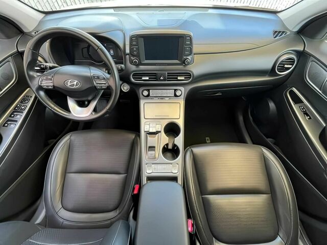 Белый Хендай Другая, объемом двигателя 0 л и пробегом 31 тыс. км за 10000 $, фото 8 на Automoto.ua