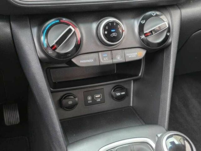 Білий Хендай Інша, об'ємом двигуна 2 л та пробігом 78 тис. км за 6000 $, фото 10 на Automoto.ua