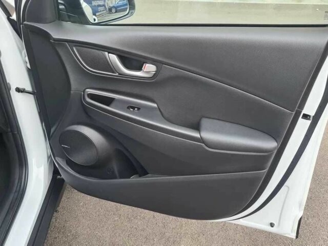 Білий Хендай Інша, об'ємом двигуна 1.6 л та пробігом 98 тис. км за 17500 $, фото 13 на Automoto.ua