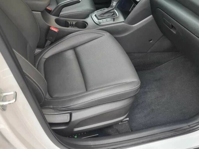 Білий Хендай Інша, об'ємом двигуна 1.6 л та пробігом 98 тис. км за 17500 $, фото 12 на Automoto.ua