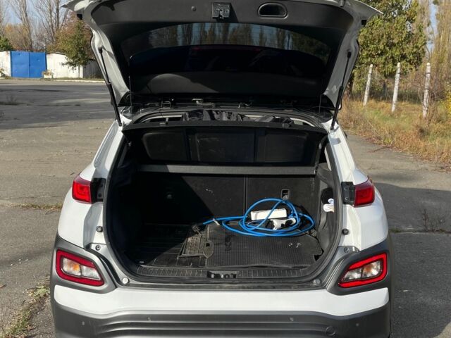 Білий Хендай Інша, об'ємом двигуна 0 л та пробігом 98 тис. км за 16500 $, фото 13 на Automoto.ua