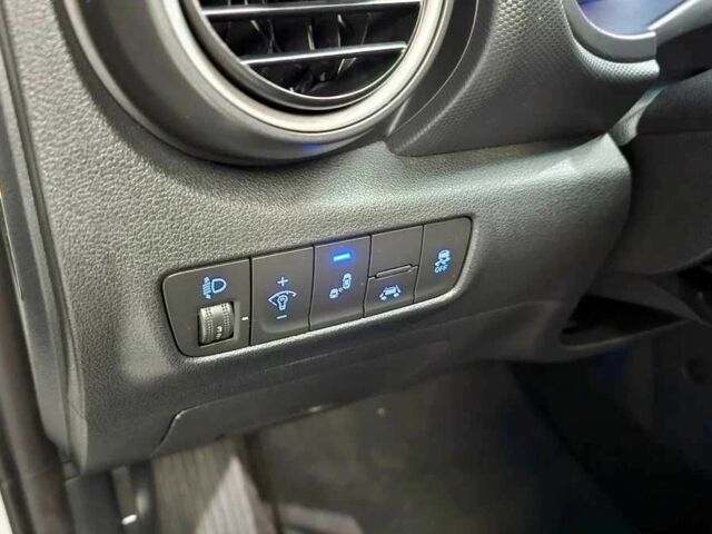 Белый Хендай Другая, объемом двигателя 1.6 л и пробегом 47 тыс. км за 13000 $, фото 14 на Automoto.ua