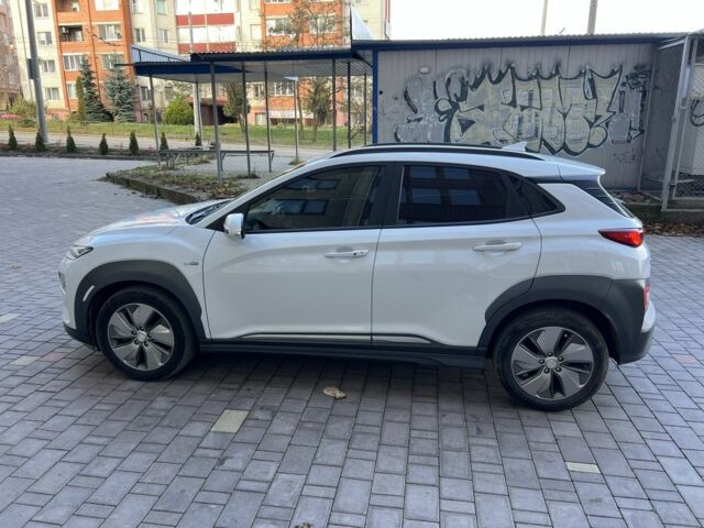 Белый Хендай Другая, объемом двигателя 0 л и пробегом 97 тыс. км за 16800 $, фото 4 на Automoto.ua