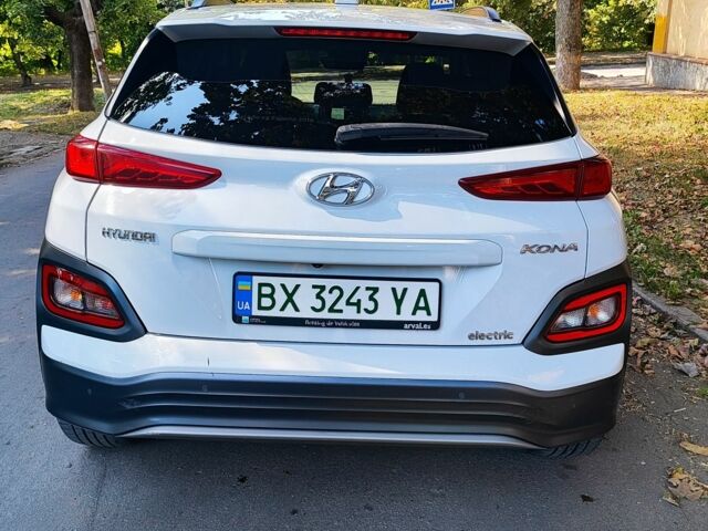 Белый Хендай Другая, объемом двигателя 0 л и пробегом 107 тыс. км за 16500 $, фото 3 на Automoto.ua