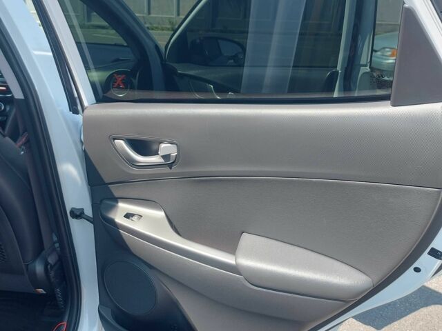 Белый Хендай Другая, объемом двигателя 1.6 л и пробегом 40 тыс. км за 20300 $, фото 9 на Automoto.ua