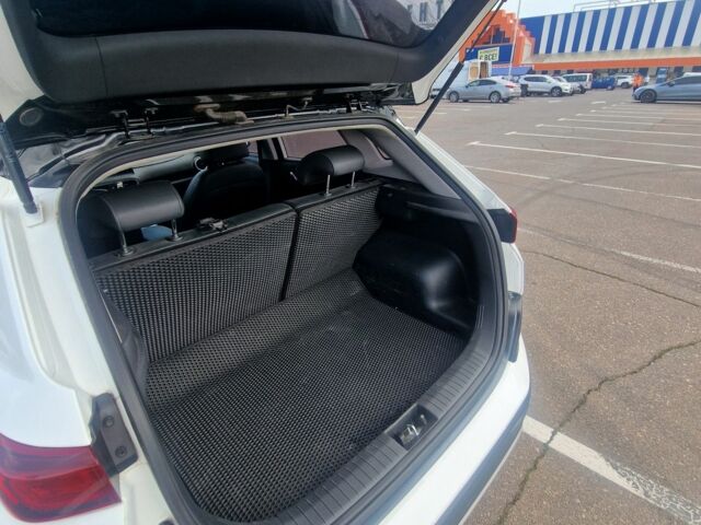 Белый Хендай Другая, объемом двигателя 0 л и пробегом 95 тыс. км за 15500 $, фото 18 на Automoto.ua