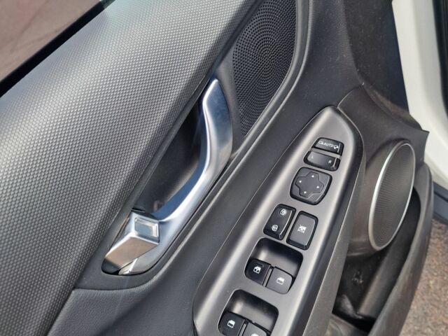 Белый Хендай Другая, объемом двигателя 0 л и пробегом 95 тыс. км за 15500 $, фото 14 на Automoto.ua