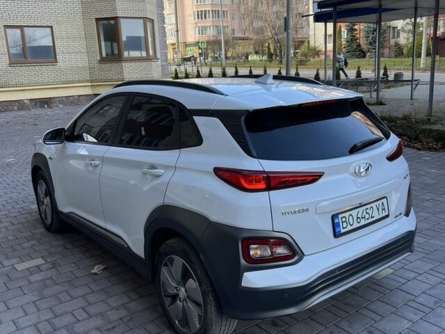 Белый Хендай Другая, объемом двигателя 0 л и пробегом 97 тыс. км за 16800 $, фото 3 на Automoto.ua