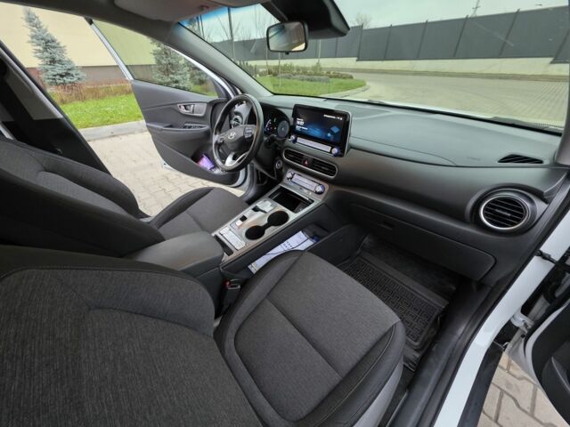 Белый Хендай Другая, объемом двигателя 0 л и пробегом 83 тыс. км за 14999 $, фото 5 на Automoto.ua