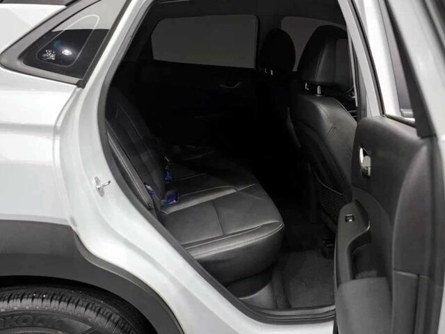 Белый Хендай Другая, объемом двигателя 1.6 л и пробегом 47 тыс. км за 13000 $, фото 10 на Automoto.ua