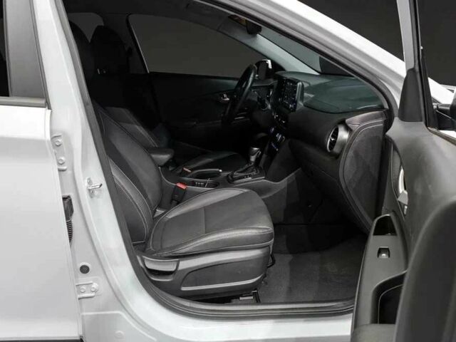 Белый Хендай Другая, объемом двигателя 1.6 л и пробегом 47 тыс. км за 13000 $, фото 9 на Automoto.ua