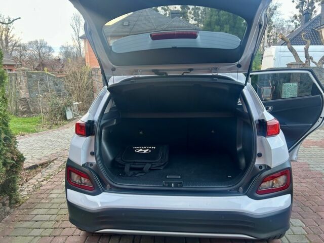 Белый Хендай Другая, объемом двигателя 0 л и пробегом 109 тыс. км за 16204 $, фото 15 на Automoto.ua