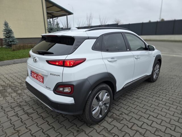 Белый Хендай Другая, объемом двигателя 0 л и пробегом 83 тыс. км за 14999 $, фото 2 на Automoto.ua