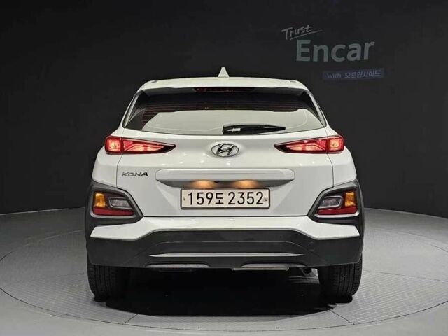 Белый Хендай Другая, объемом двигателя 1.6 л и пробегом 47 тыс. км за 13000 $, фото 3 на Automoto.ua