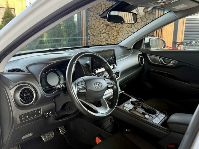 Белый Хендай Другая, объемом двигателя 0 л и пробегом 95 тыс. км за 17500 $, фото 6 на Automoto.ua