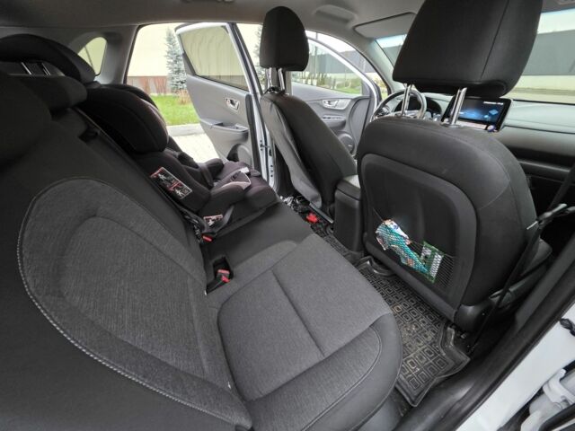 Белый Хендай Другая, объемом двигателя 0 л и пробегом 83 тыс. км за 14999 $, фото 6 на Automoto.ua