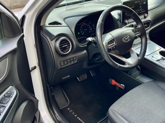 Белый Хендай Другая, объемом двигателя 0 л и пробегом 115 тыс. км за 16900 $, фото 4 на Automoto.ua