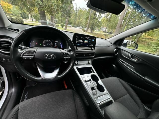 Белый Хендай Другая, объемом двигателя 0 л и пробегом 103 тыс. км за 17699 $, фото 8 на Automoto.ua