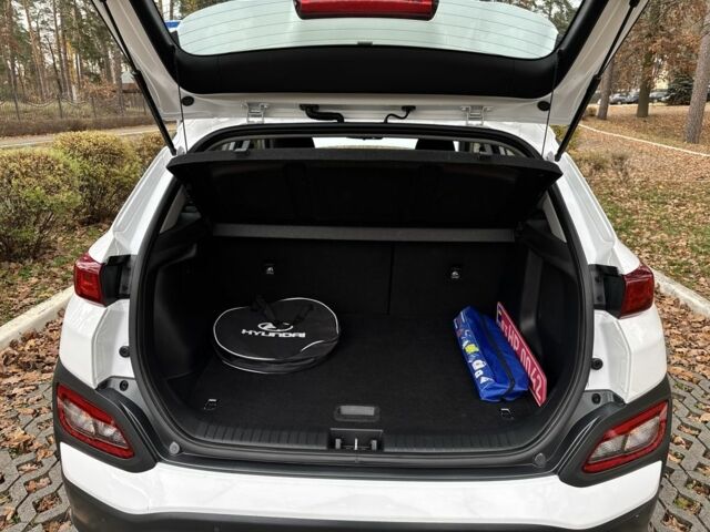 Белый Хендай Другая, объемом двигателя 0 л и пробегом 58 тыс. км за 17499 $, фото 9 на Automoto.ua